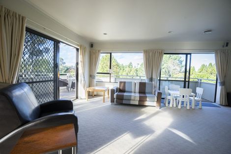 Photo of property in 119 Chelsea View Drive, Chatswood, Auckland, 0626
