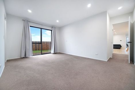 Photo of property in 7 Tautoru Avenue, Orewa, 0931