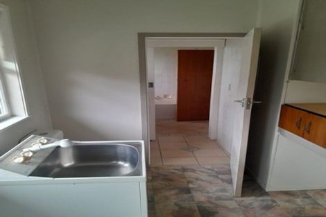 Photo of property in 35 Holland Road, Hillcrest, Auckland, 0627