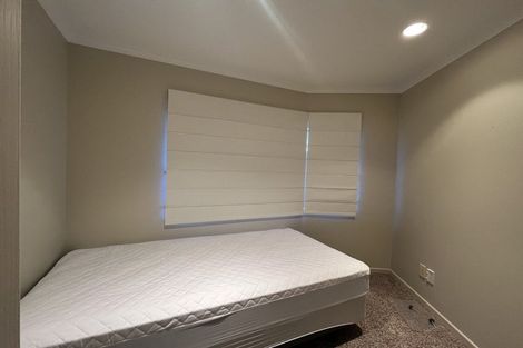 Photo of property in 15 Del Mar Place, Merrilands, New Plymouth, 4312