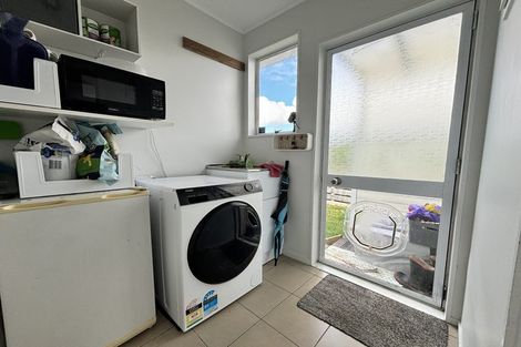 Photo of property in 17 Elisa Lane, Ranui, Auckland, 0612