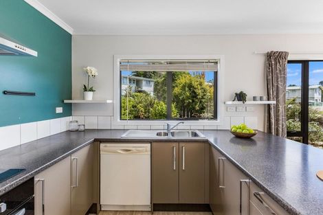 Photo of property in 9 Beauzami Crescent, Ascot Park, Porirua, 5024