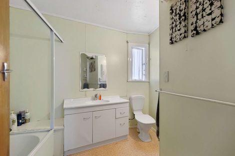 Photo of property in 2/10 Waikare Street, Tahunanui, Nelson, 7011