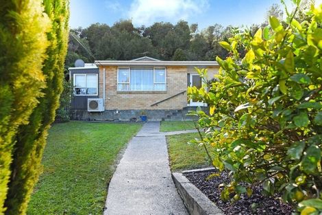 Photo of property in 11 Lowry Crescent, Stokes Valley, Lower Hutt, 5019