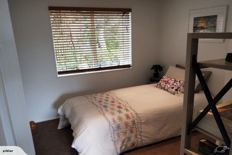 Photo of property in 8a Holiday Road, Stanmore Bay, Whangaparaoa, 0932