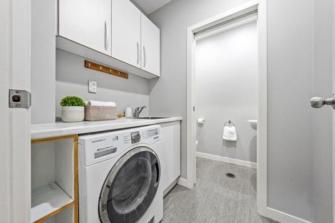 Photo of property in 1/176 Mcleod Road, Te Atatu South, Auckland, 0610