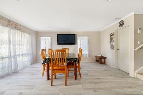 Photo of property in 32 Sarteano Drive, Manurewa, Auckland, 2105