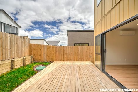 Photo of property in 61 Horokaka Street, Massey, Auckland, 0614