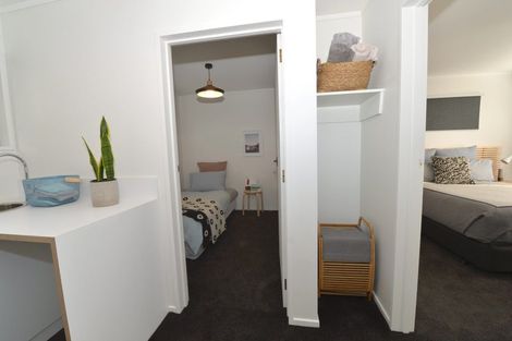 Photo of property in 11 Taupata Street, Redcliffs, Christchurch, 8081