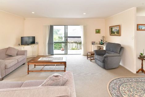 Photo of property in 9 Kath Hopper Drive, Orewa, 0931