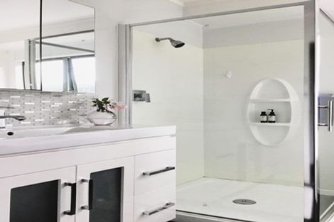 Photo of property in 14 Kamara Road, Glen Eden, Auckland, 0602