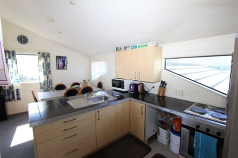 Photo of property in 28 Morere Street, Titahi Bay, Porirua, 5022