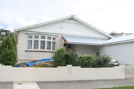 Photo of property in 17 Palm Avenue, Lyall Bay, Wellington, 6022