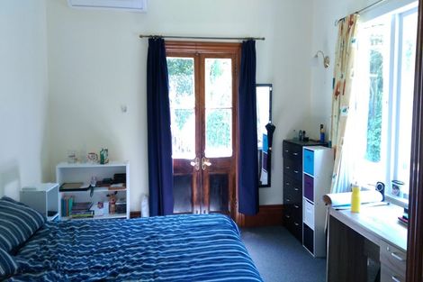 Photo of property in 19 Governor Road, Northland, Wellington, 6012