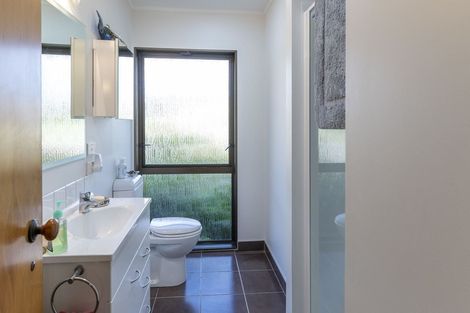 Photo of property in 1 Manu Grove, Waikanae, 5036