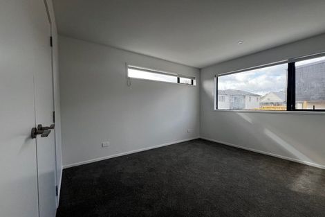 Photo of property in 21 Divich Avenue, Te Atatu South, Auckland, 0610