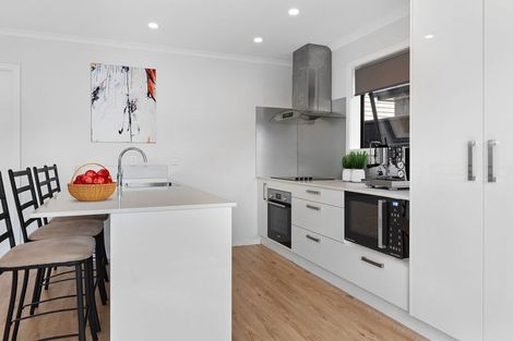 Photo of property in 124a Cambridge Terrace, Fairfield, Lower Hutt, 5011