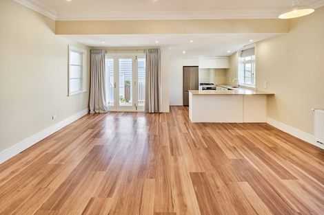 Photo of property in 40 Roxburgh Street, Mount Victoria, Wellington, 6011