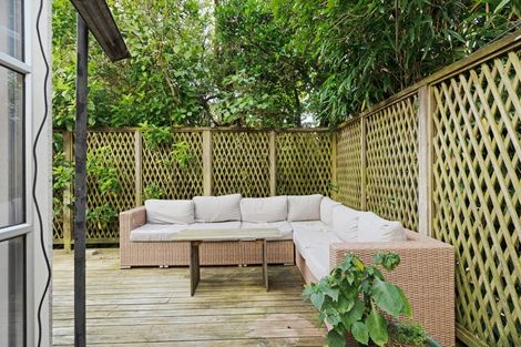 Photo of property in 16 Plymouth Street, Karori, Wellington, 6012