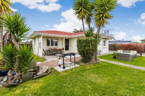 Photo of property in 1/5 Cameron Street, Papakura, 2110