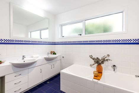 Photo of property in 7 Angell Street, Johnsonville, Wellington, 6037