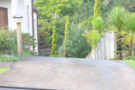 Photo of property in 1/65 Ribbonwood Crescent, Goodwood Heights, Auckland, 2105