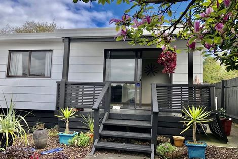 Photo of property in 6 Peterhouse Place, West Harbour, Auckland, 0618