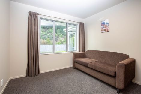 Photo of property in 3 Tussock Place, Stoke, Nelson, 7011