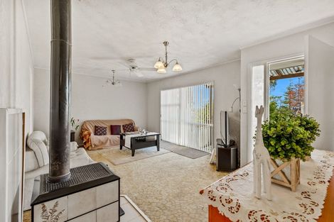 Photo of property in 26 Beauchamp Drive, Massey, Auckland, 0614