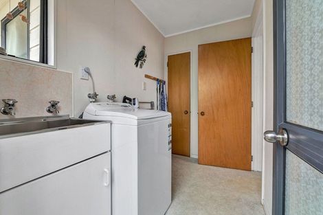 Photo of property in 11 Te Ngaere Place, Merrilands, New Plymouth, 4312