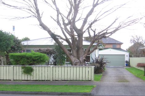 Photo of property in 18 Dorset Crescent, Hokowhitu, Palmerston North, 4410