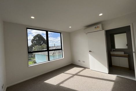 Photo of property in 4/31 Reid Road, New Lynn, Auckland, 0600