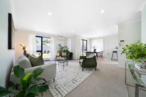 Photo of property in 8 Coupland Court, Glendene, Auckland, 0602