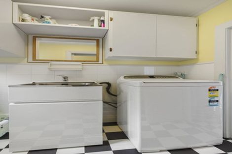 Photo of property in 34 Eglinton Road, The Glen, Dunedin, 9011