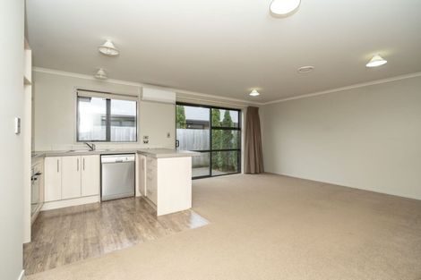 Photo of property in 108u8 Old Farm Road, Hamilton East, Hamilton, 3216