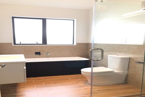 Photo of property in 19 Grove Way, Riverhead, 0820