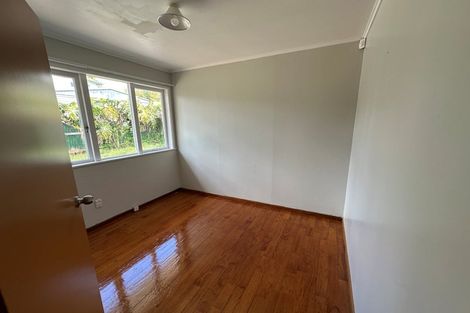Photo of property in 61 Barrys Road, Glendene, Auckland, 0602