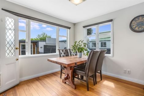 Photo of property in 23 Paekakariki Hill Road, Pauatahanui, Porirua, 5381