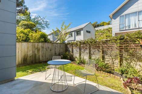 Photo of property in 45 Brindle Way, Newlands, Wellington, 6037
