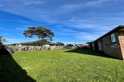 Photo of property in 14 Sid Place, Mangere, Auckland, 2022