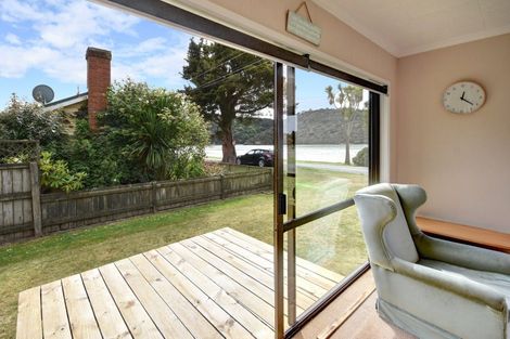 Photo of property in 25 Riverside Road, Taieri Mouth, 9091