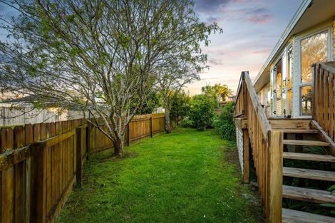 Photo of property in 34 Taioma Crescent, Te Atatu Peninsula, Auckland, 0610