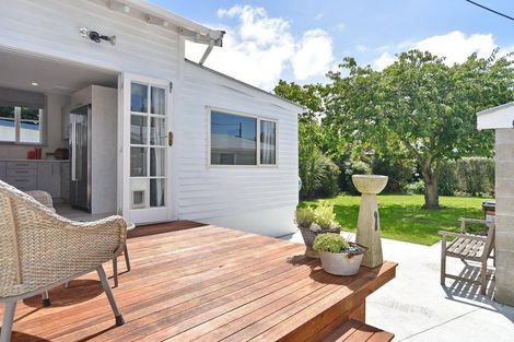 Photo of property in 18 Lionel Street, Avonside, Christchurch, 8061