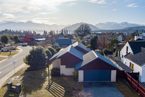 Photo of property in 2 Little Oak Common, Wanaka, 9305