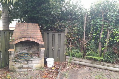 Photo of property in 35 Holland Road, Hillcrest, Auckland, 0627