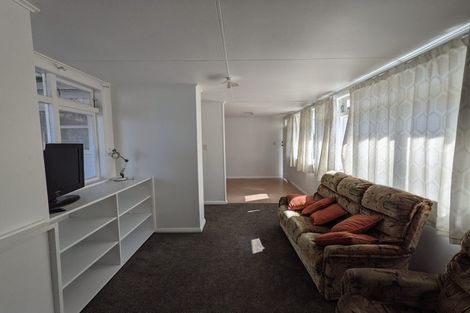 Photo of property in 9 Temuera Street, Otaki, 5512