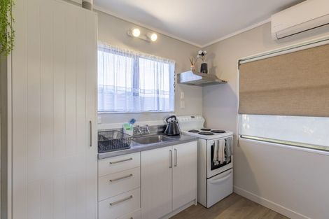 Photo of property in 23 Flaunty Place, West Harbour, Auckland, 0618