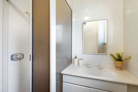 Photo of property in 18 Gregory Avenue, Islington, Christchurch, 8042