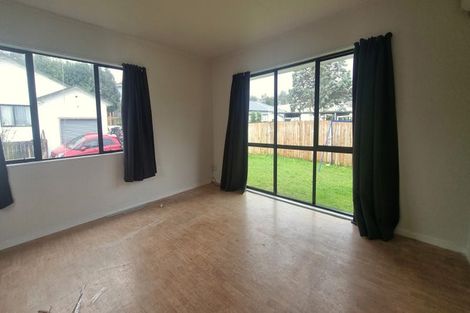 Photo of property in 2/18 Eulogy Place, Randwick Park, Auckland, 2105