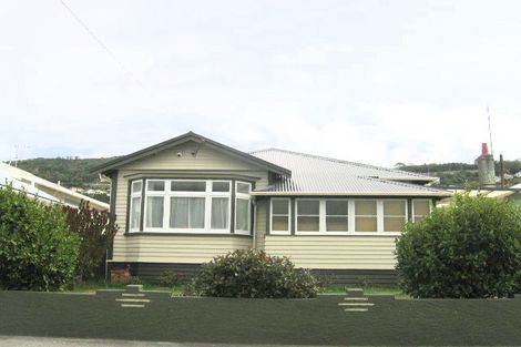 Photo of property in 19 Palm Avenue, Lyall Bay, Wellington, 6022